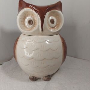 World market brown ceramic owl cookie jar 9"×7"